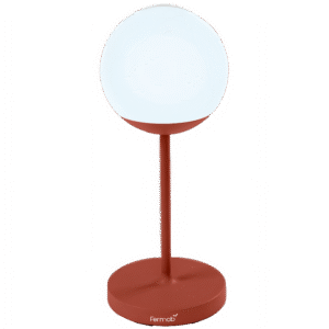 Zemitě červená venkovní LED lampa Fermob MOOON! 63 cm